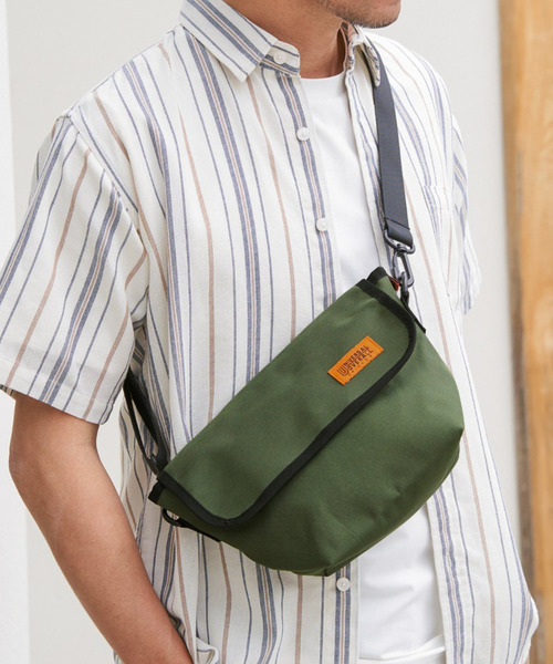 UNIVERSAL OVERALL（ユニバーサルオーバーオール）の「UNIVERSAL OVERALL ユニバーサルオーバーオール 撥水フラップミニショルダー（ショルダーバッグ・メンズ・ブラック/ベージュ/オリーブ・FREE）」の18枚目の写真