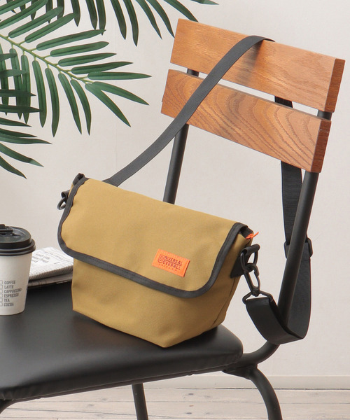 UNIVERSAL OVERALL（ユニバーサルオーバーオール）の「UNIVERSAL OVERALL ユニバーサルオーバーオール 撥水フラップミニショルダー（ショルダーバッグ・メンズ・ブラック/ベージュ/オリーブ・FREE）」の19枚目の写真