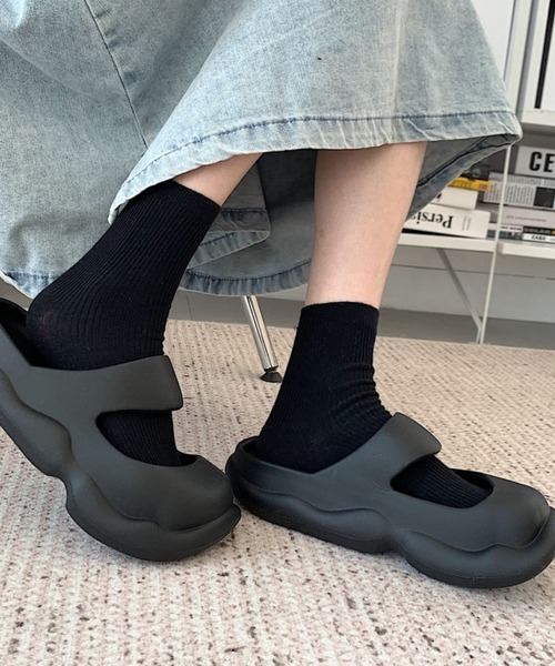 Vipoa（ヴィポア）の「チャンキーソールサンダル（サンダル・レディース・ホワイト/ピンク/ブラック・SMALL/MEDIUM/LARGE）」の8枚目の写真