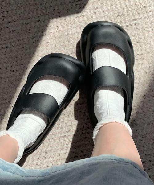 Vipoa（ヴィポア）の「チャンキーソールサンダル（サンダル・レディース・ホワイト/ピンク/ブラック・SMALL/MEDIUM/LARGE）」の9枚目の写真