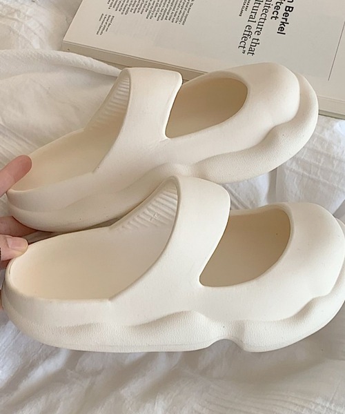 Vipoa（ヴィポア）の「チャンキーソールサンダル（サンダル・レディース・ホワイト/ピンク/ブラック・SMALL/MEDIUM/LARGE）」の12枚目の写真