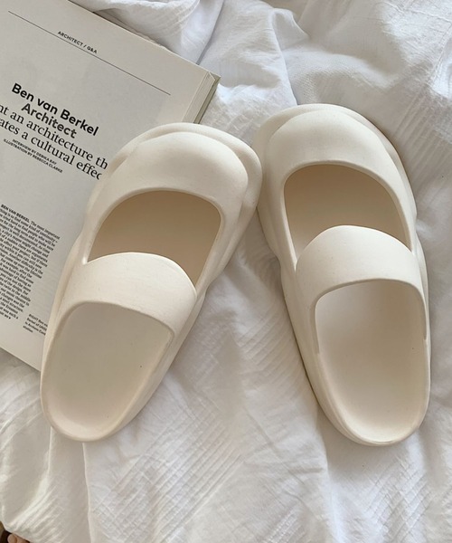 Vipoa（ヴィポア）の「チャンキーソールサンダル（サンダル・レディース・ホワイト/ピンク/ブラック・SMALL/MEDIUM/LARGE）」の13枚目の写真