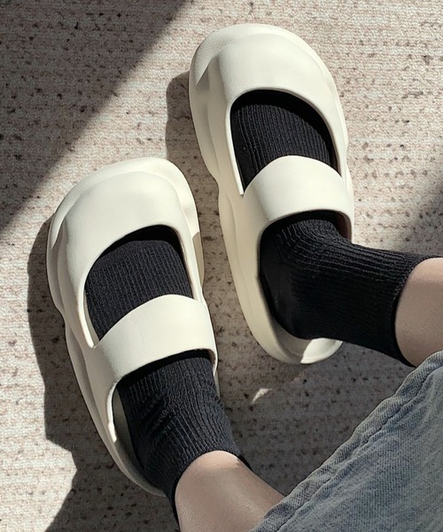 Vipoa（ヴィポア）の「チャンキーソールサンダル（サンダル・レディース・ホワイト/ピンク/ブラック・SMALL/MEDIUM/LARGE）」の14枚目の写真