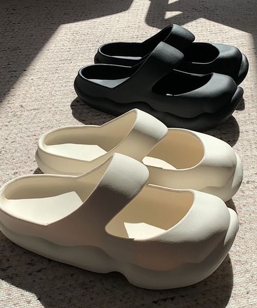 Vipoa（ヴィポア）の「チャンキーソールサンダル（サンダル・レディース・ホワイト/ピンク/ブラック・SMALL/MEDIUM/LARGE）」の17枚目の写真