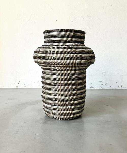 新品　セネガル　壺型　カゴ  モノトーン　水草　インテリア　カゴ　フラワーベース 新品 セネガル 壺型 カゴ モノトーン 水草 インテリア カゴ フラワー