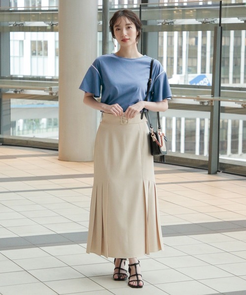 Andemiu（アンデミュウ）の「パイピングフレアカット 963865（Tシャツ/カットソー・レディース・ブラック/ライトベージュ/ブルー/オフホワイト・FREE）」の5枚目の写真