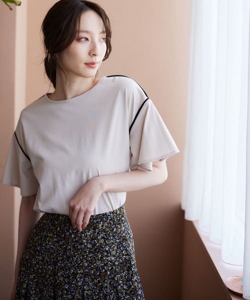 Andemiu（アンデミュウ）の「パイピングフレアカット 963865（Tシャツ/カットソー・レディース・ブラック/ライトベージュ/ブルー/オフホワイト・FREE）」の9枚目の写真