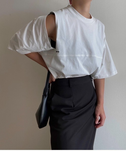 AMAIL（アマイル）の「Cut out over cloth（Tシャツ/カットソー・レディース・ホワイト/ピンク・FREE）」の2枚目の写真