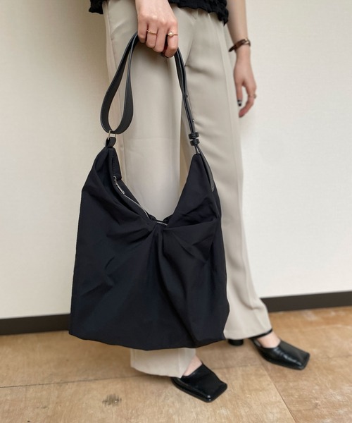 POLÈNE アイボリー ブラック バッグ POLÈNE ショルダーバッグ ブラック/アイボリー ショルダーバッグ