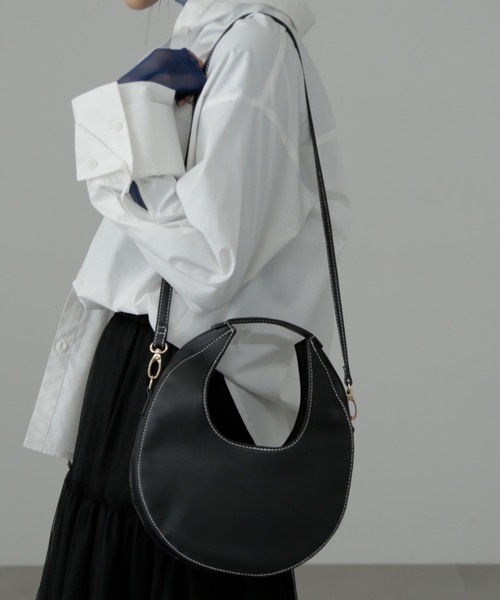 FREE'S MART(フリーズマート)の「◆ムーンワンショルバッグ(ショルダーバッグ・レディース・ベージュ系その他/ブラック・フリ-)」の1枚目の写真