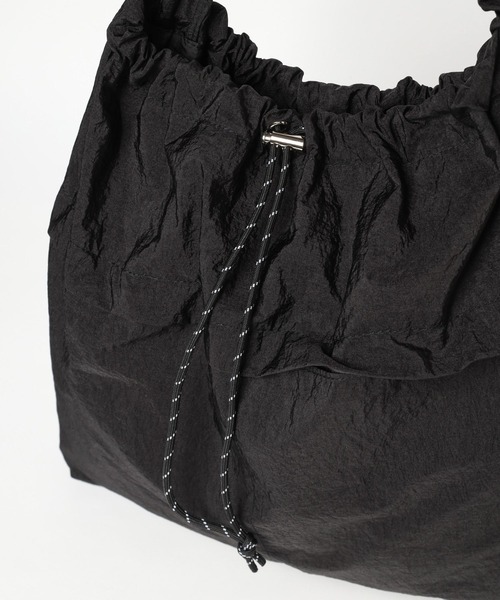 niko and...(ニコアンド)の「オリジナルドロストショルダーバッグ(ショルダーバッグ・レディース・ブルー/アイボリー/ブラック・0)」の10枚目の写真