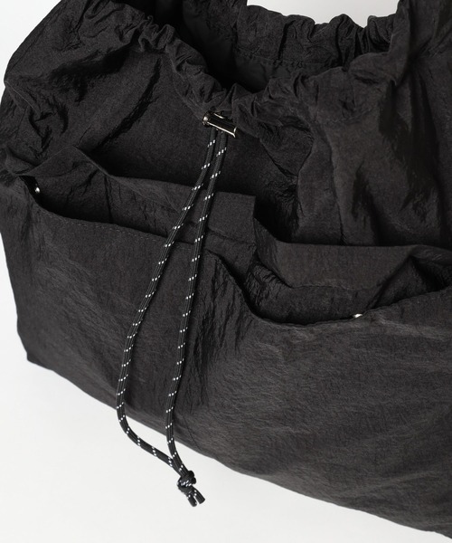 niko and...(ニコアンド)の「オリジナルドロストショルダーバッグ(ショルダーバッグ・レディース・ブルー/アイボリー/ブラック・0)」の11枚目の写真