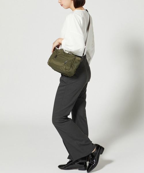 Y'SACCS（イザック）の「【Y’SACCS vous et】ラウンド2WAYミニトート（ショルダーバッグ・レディース・ライトブルー/マスタード/ライトピンク/グレー/カーキ/ブラック/グリーン・FREE）」の12枚目の写真