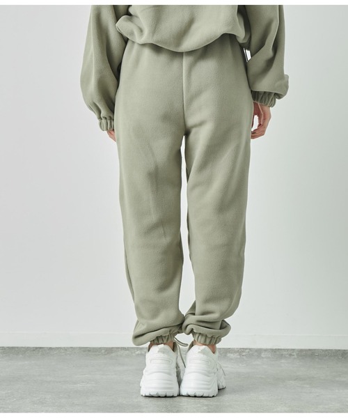 ANAP（アナップ）の「英字刺繍フリースジョガーパンツ【別売りSETUP】（スウェットパンツ・レディース・ブラック/カーキ・FREE）」の10枚目の写真