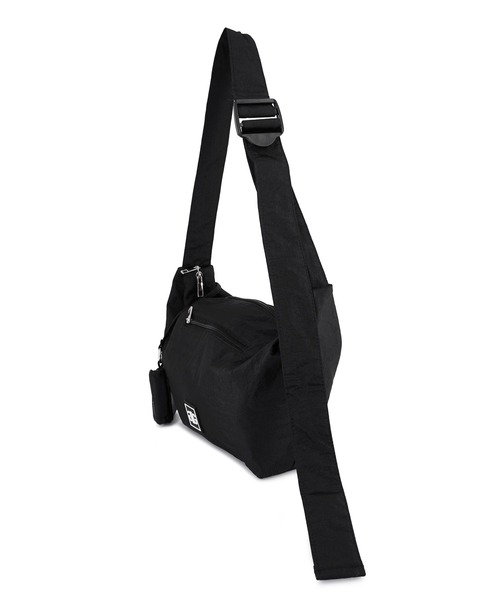 GYDA(ジェイダ)の「【WEB限定商品】GYDA (ジェイダ) ラバーワッペンショルダーバッグ ワイヤレスイヤフォンケース付き GY-B171(ショルダーバッグ・レディース・ブラック・FREE)」の3枚目の写真