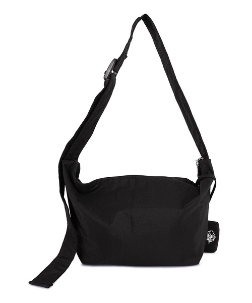 GYDA(ジェイダ)の「【WEB限定商品】GYDA (ジェイダ) ラバーワッペンショルダーバッグ ワイヤレスイヤフォンケース付き GY-B171(ショルダーバッグ・レディース・ブラック・FREE)」の4枚目の写真