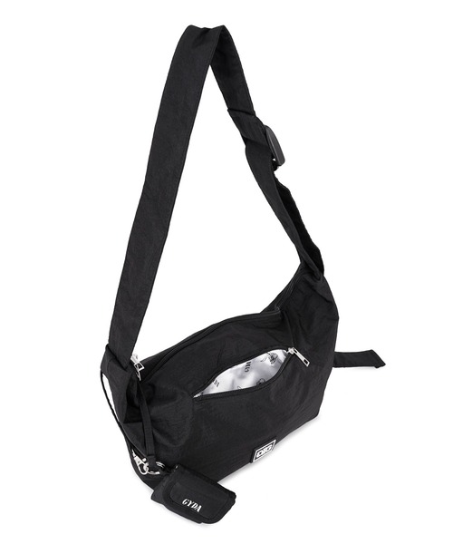GYDA(ジェイダ)の「【WEB限定商品】GYDA (ジェイダ) ラバーワッペンショルダーバッグ ワイヤレスイヤフォンケース付き GY-B171(ショルダーバッグ・レディース・ブラック・FREE)」の5枚目の写真