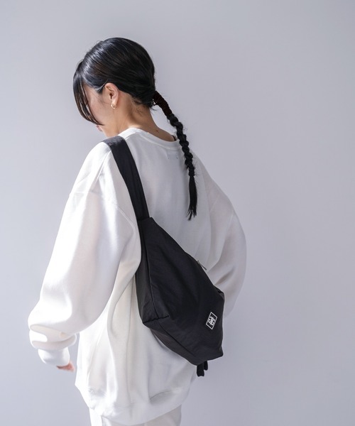 GYDA(ジェイダ)の「【WEB限定商品】GYDA (ジェイダ) ラバーワッペンショルダーバッグ ワイヤレスイヤフォンケース付き GY-B171(ショルダーバッグ・レディース・ブラック・FREE)」の13枚目の写真