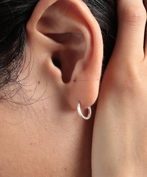 SETUP7(セットアップセブン)の「【SETUP7】カッティングフープピアス Sサイズ シルバー925 SSS(ピアス(片耳用)・メンズ・シルバー・FREE)」の4枚目の写真