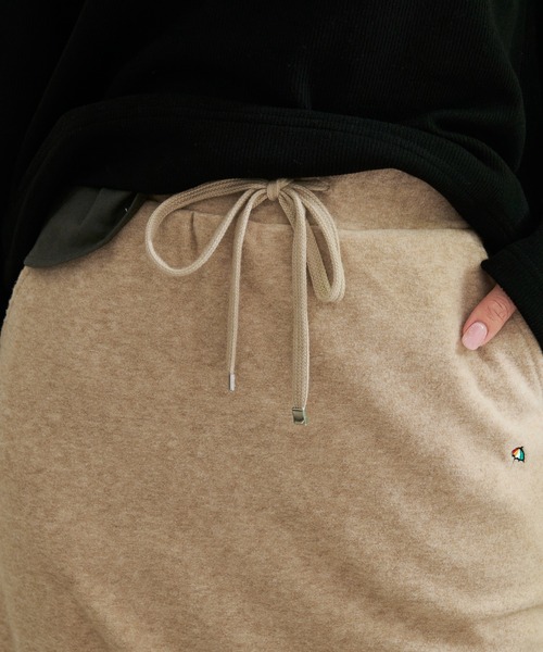 Arnold Palmer(アーノルドパーマー)の「ライト ジャージ メルトン タイトスカート(スカート・レディース・ライトベージュ/ブラック・M/S/L)」の3枚目の写真