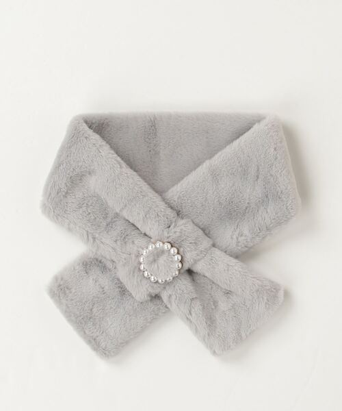 ｔｏｌｅｎｅ（トレネ）の「パール付きフェイクファーティペット（マフラー・レディース・ホワイト/ライトグレー/ブラック・ONE SIZE）」の6枚目の写真