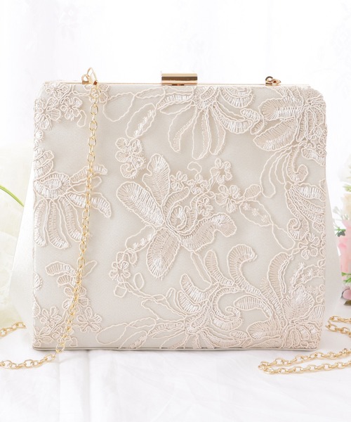 Lace Ladies（レースレディース）の「フラワー 刺繍 コンパクト クラッチ バッグ（クラッチバッグ・レディース・アイボリー/ブラック/シルバー・FREE）」の2枚目の写真