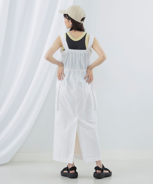 Ray BEAMS（レイビームス）の「カーゴポケット サロペット ワンピース（ワンピース・レディース・ブラック/ホワイト・1/0）」の6枚目の写真