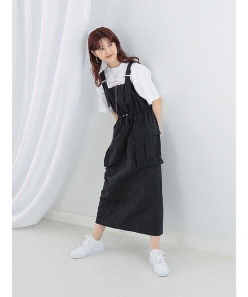 Ray BEAMS（レイビームス）の「カーゴポケット サロペット ワンピース（ワンピース・レディース・ブラック/ホワイト・1/0）」の18枚目の写真