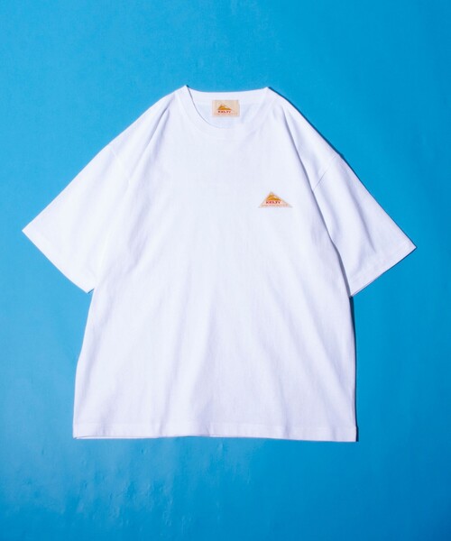 KELTY(ケルティ)の「【限定展開】【KELTY×GLOSTER】別注 ケルティワンポイントワッペン バックプリントTシャツ(Tシャツ/カットソー・メンズ・アッシュグレー/ブラック/グレイッシュベージュ/ホワイト・S/M/L)」の6枚目の写真