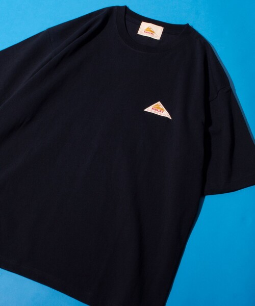 KELTY(ケルティ)の「【限定展開】【KELTY×GLOSTER】別注 ケルティワンポイントワッペン バックプリントTシャツ(Tシャツ/カットソー・メンズ・アッシュグレー/ブラック/グレイッシュベージュ/ホワイト・S/M/L)」の11枚目の写真