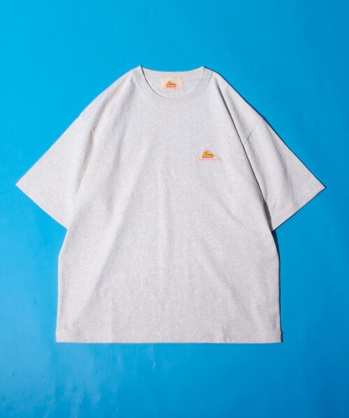 KELTY(ケルティ)の「【限定展開】【KELTY×GLOSTER】別注 ケルティワンポイントワッペン バックプリントTシャツ(Tシャツ/カットソー・メンズ・アッシュグレー/ブラック/グレイッシュベージュ/ホワイト・S/M/L)」の15枚目の写真