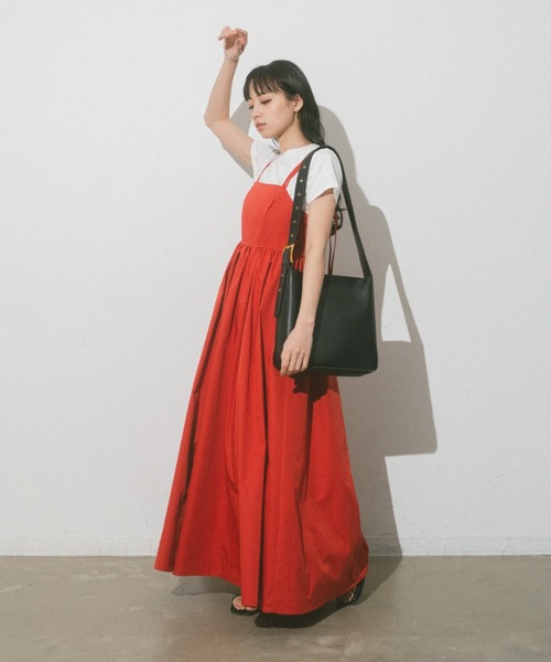 VANNIE U（ヴァニーユー）の「ダブルストラップギャザーボリュームキャミワンピース（ワンピース・レディース・ブラック/レッド/ベージュ/ホワイト・FREE）」の5枚目の写真