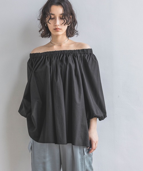 A part by（アパートバイ）の「スクエアオフショルブラウス（シャツ