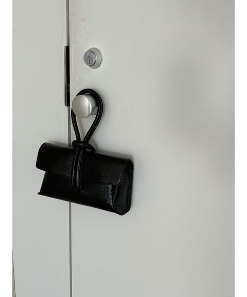 MARLON FIRENZE（マーロンフィレンツェ）の「【MARLON】メタリック2WAYバッグ（ハンドバッグ・レディース・シルバー/ブラック/ゴールド・FREE）」の7枚目の写真