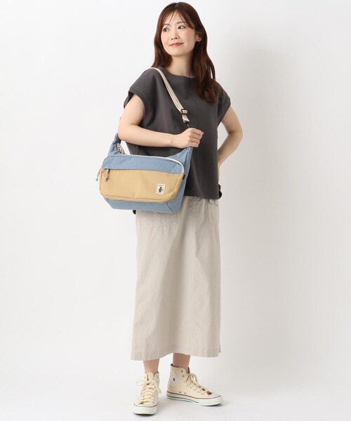 one'sterrace(ワンズテラス)の「COBMASTER ムーンシェイクショルダー(ショルダーバッグ・レディース・カーキ系5/ブルー系その他7/ブラック系8・99)」の18枚目の写真