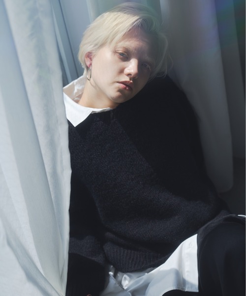 Happy John(ハッピージョン)の「wool blend v neck knit/ウールブレンドVネックニット(ニット/セーター・レディース・アイボリー/ブラック/グレー/レッド・FREE)」の5枚目の写真