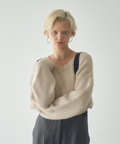 Happy John(ハッピージョン)の「wool blend v neck knit/ウールブレンドVネックニット(ニット/セーター・レディース・アイボリー/ブラック/グレー/レッド・FREE)」の11枚目の写真