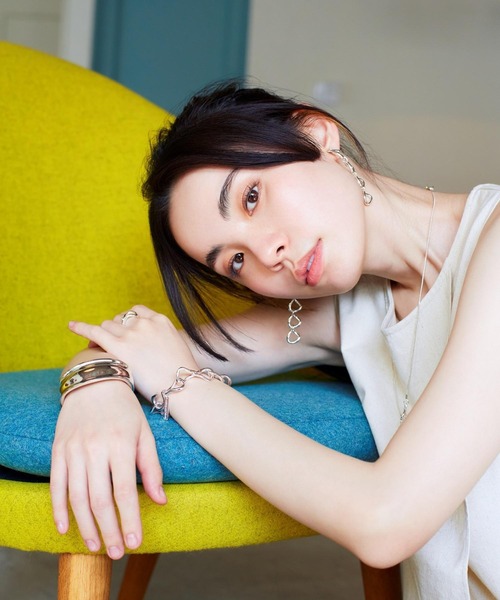 Nothing And Others(ナッシングアンドアザーズ)の「「Nothing And Others/ナッシングアンドアザーズ」Hook chain Pierce(ピアス(両耳用)・レディース・マルチ/シルバー・FREE)」の3枚目の写真