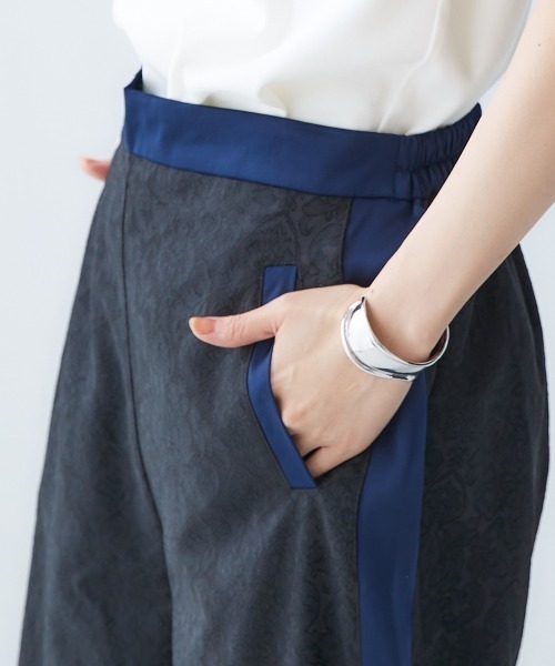 Soiunique（スワユニーク）の「サイドライン総柄ジャガードストレートパンツ ［Soiunique］（その他パンツ・レディース・ブラウン系/ブラック系/ダークグリーン系・M/L/LL）」の13枚目の写真