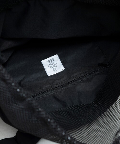 FREAK'S STORE(フリークスストア)の「tombonia/トムボニア 別注 ワンポイント ナイロン ショルダー バッグ(ショルダーバッグ・メンズ・ブラック/チャコールグレー/ベージュ・フリ-)」の9枚目の写真