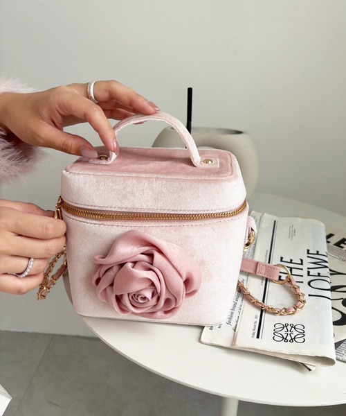 one after another NICE CLAUP（ワンアフターアナザーナイスクラップ）の「【plume】ローズバニティショルダーバッグ（ショルダーバッグ・レディース・ブラック/アイボリー/ピンク・FREE）」の3枚目の写真