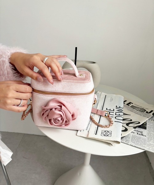 one after another NICE CLAUP（ワンアフターアナザーナイスクラップ）の「【plume】ローズバニティショルダーバッグ（ショルダーバッグ・レディース・ブラック/アイボリー/ピンク・FREE）」の8枚目の写真
