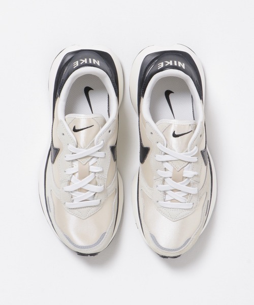 NIKE（ナイキ）の「NIKE　PHOENIX WAFFLE（スニーカー・レディース・ホワイト・24.5/23.5/24）」の2枚目の写真