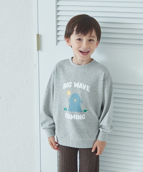 pairmanon（ペアマノン）の「裏毛 選べる8デザイン ポップ プリントトレーナー（スウェット・キッズ・ホワイト系その他/パープル系その他/ベージュ系その他2/ブルー系その他4/ブルー系その他2/ピンク系その他/ブルー系その他3/グレー系その他/イエロー系その他/ベージュ系その他/グリーン系その他/ブルー系その他/グリーン系その他2/ピンク系その他2/ブラック系その他/オレンジ系その他・110/150/140/120/90/100/130）」の3枚目の写真