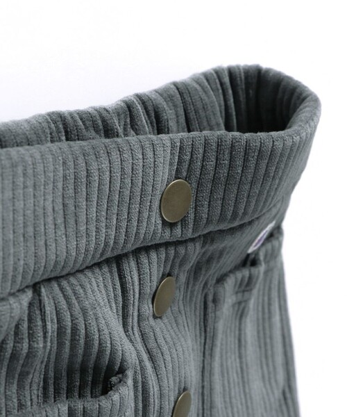 Champion（チャンピオン）の「【Champion】カットコーデュロイスカート（スカート・キッズ・ブラック/グレー・100/140/110/120/130/150）」の4枚目の写真
