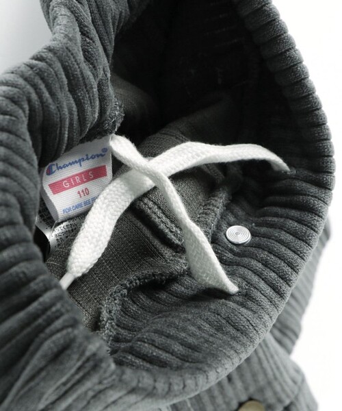 Champion（チャンピオン）の「【Champion】カットコーデュロイスカート（スカート・キッズ・ブラック/グレー・100/140/110/120/130/150）」の5枚目の写真