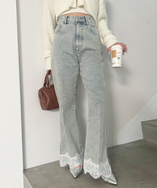 one after another NICE CLAUP（ワンアフターアナザーナイスクラップ）の「裾レース美脚ストレッチデニムパンツ（デニムパンツ・レディース・ライトブルー/ブルー/ネイビー・SMALL/MEDIUM）」の2枚目の写真