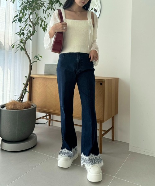 one after another NICE CLAUP（ワンアフターアナザーナイスクラップ）の「裾レース美脚ストレッチデニムパンツ（デニムパンツ・レディース・ライトブルー/ブルー/ネイビー・SMALL/MEDIUM）」の5枚目の写真