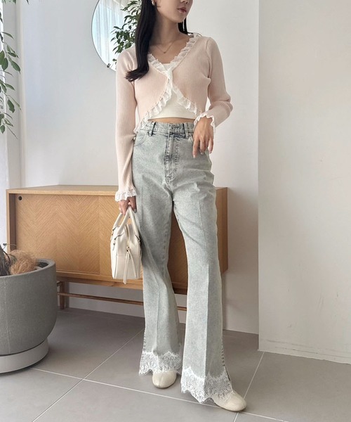 one after another NICE CLAUP（ワンアフターアナザーナイスクラップ）の「裾レース美脚ストレッチデニムパンツ（デニムパンツ・レディース・ライトブルー/ブルー/ネイビー・SMALL/MEDIUM）」の4枚目の写真