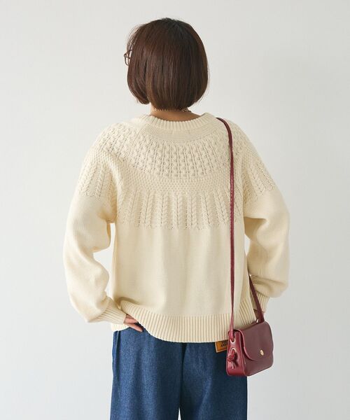 CRAFT STANDARD BOUTIQUE（クラフトスタンダードブティック）の「求心柄ケーブルニットプルオーバー（ニット/セーター・レディース・ブラック/アイボリー/レッド/グリーン・FREE）」の9枚目の写真